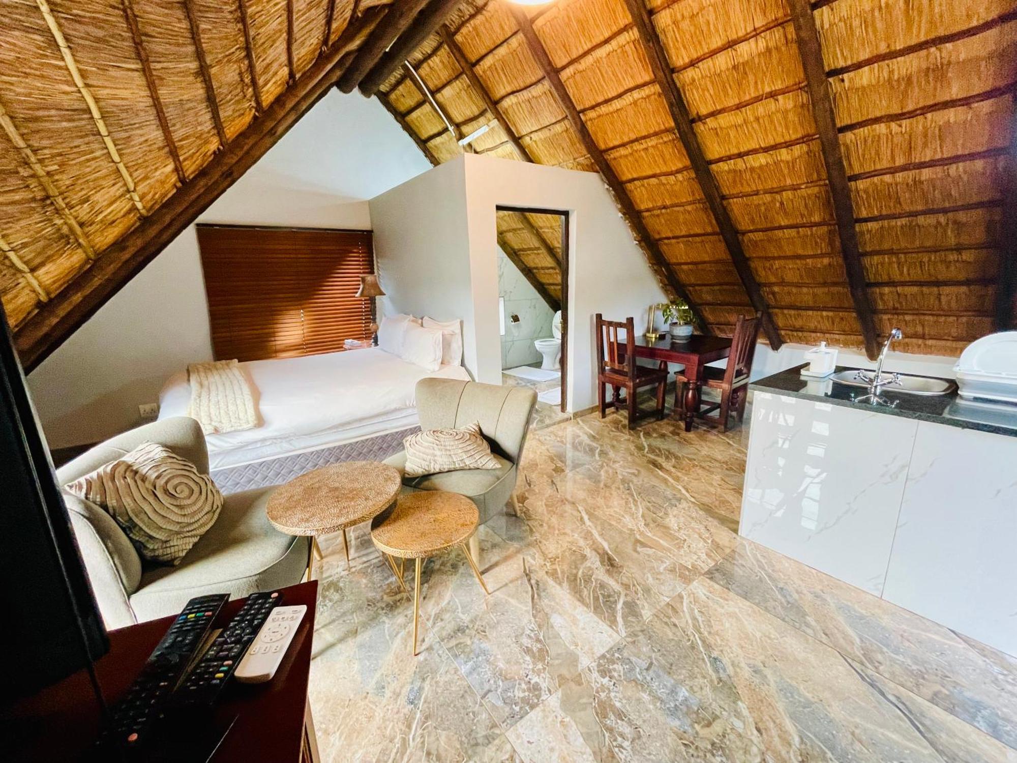 Pretoria Mansion Boutique Hotel Coral Tree Buitenkant foto